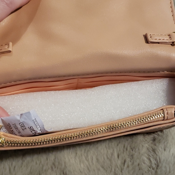 NWT - Bebe Chevron Quilted Rose CrossBody Purse - Picture 7 of 7